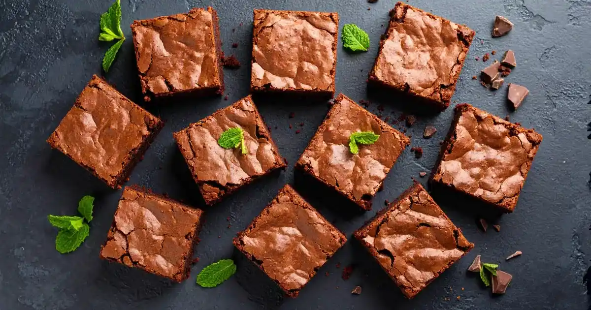 Schokobrownies mit körnigem Frischkäse