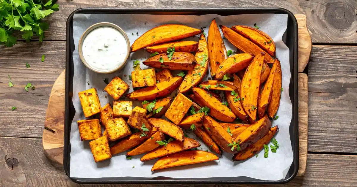 Marokkanisch gewürzter Räuchertofu mit Süßkartoffeln