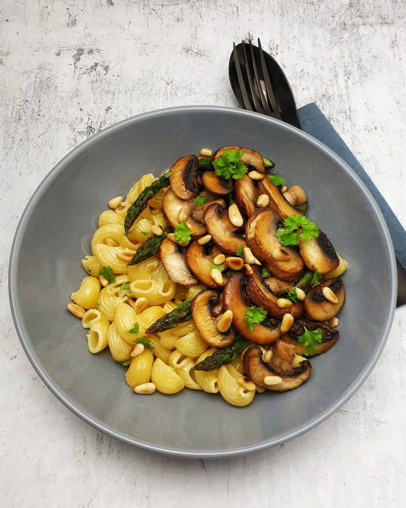 Pasta mit Pilzen und Spargel