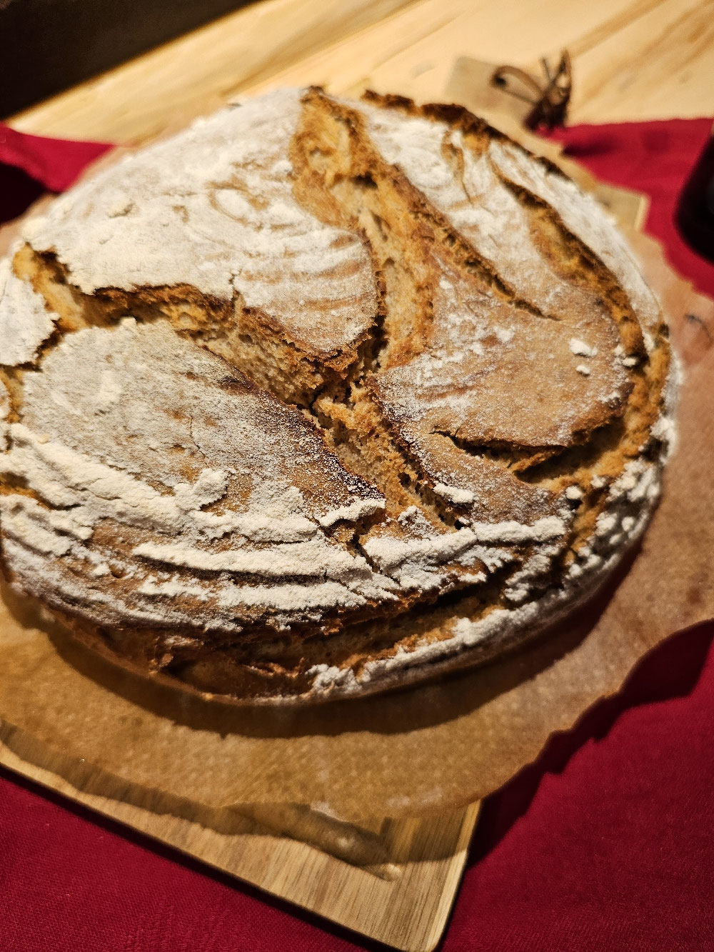 Knuspriges Schweizer Bauernbrot.